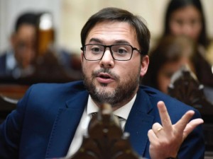 Agost Carreño acusó al Gobierno de bloquear información y cuestionó la política penitenciaria