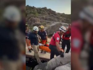 Intenso operativo: rescataron a una mujer con parálisis en una zona de difícil acceso