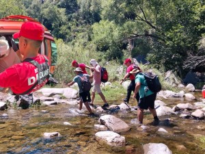 Intervención del DUAR en Río Ceballos: rescataron a un hombre herido durante una caminata