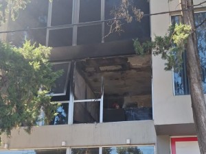 Bomberos controlaron un incendio en una oficina del Cerro de las Rosas sin heridos