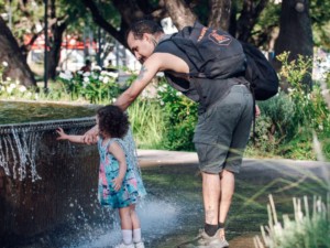 Calor extremo: guía de cuidados para proteger a niños y adultos mayores