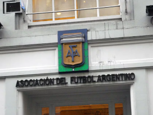 La AFA respondió con un comunicado a la denuncia de Bullrich contra Tapia y Toviggino