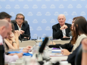 El oficialismo logró dictaminar el Presupuesto y buscará aprobarlo mañana en el recinto