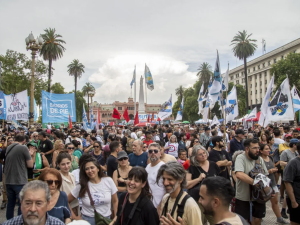 Marcha de la CGT contra la reforma laboral de Milei, y amenaza con un paro nacional