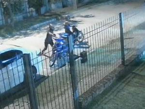 Inseguridad brutal: le robaron la moto a una repartidora mientras entregaba un pedido