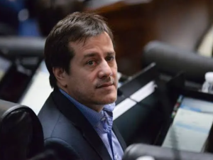 Recalde cuestionó la reforma laboral y advirtió que implica un retroceso en derechos