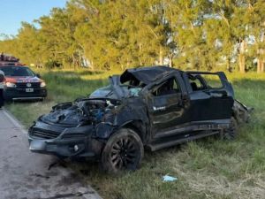 Cuatro pampeanos heridos tras un impactante vuelco en la Ruta 1 cerca de Morteros