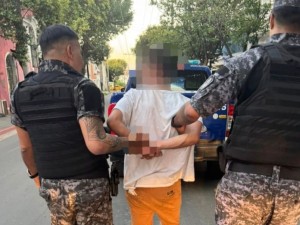 Detienen a un “naranjita” tras dañar un auto y exigir dinero en Nueva Córdoba