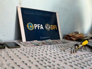 Detuvieron a tres hombres por vender drogas y secuestraron cocaína en Córdoba