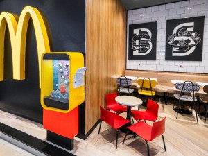 Detuvieron a un adolescente tras robar un celular en un local gastronómico