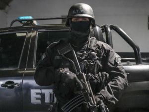 Detuvieron a un sargento del ETER por balear a una mujer en barrio Pueyrredón