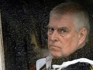 El príncipe Andrés es arrestado por su relación con la red de Jeffrey Epstein