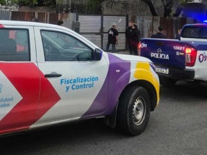 Operativo nocturno desactivó una fiesta clandestina en una vivienda con más de 250 personas