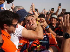 Luciano Benavides hizo historia: ganó el Rally Dakar en una definición de película