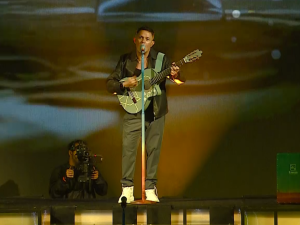 Alejandro Sanz cerró su paso por Argentina con un show emotivo ante miles de fans en el Kempes
