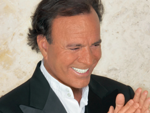 Dos exempleadas denunciaron a Julio Iglesias por agresiones sexuales