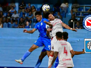 Estudiantes de Río Cuarto empató sin goles con Argentinos Juniors en su regreso como local a Primera