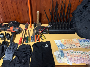 Laboulaye: secuestraron una camioneta investigada por un robo y hallaron inhibidores de señal