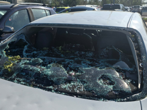 Decenas de autos quedaron destrozados en el Aeropuerto Ing. Taravella tras la trágica tormenta