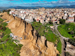 Sicilia: un deslizamiento de tierra obligó a evacuar a más de 1.500 personas en Niscemi