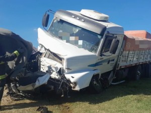 Tragedia en la Ruta 13: un hombre de 46 años murió tras un choque cerca de Calchín