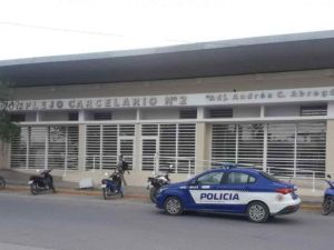 Un guardiacárcel fue detenido con droga en la cárcel de Cruz del Eje