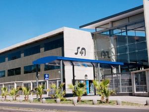 Un trabajador sufrió graves heridas tras ser aplastado por una máquina