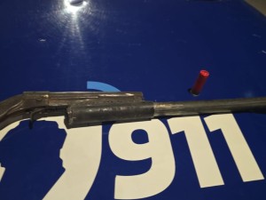 Villa Urquiza: detienen a dos adolescentes con una réplica de arma casera