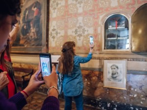 Patrimonio religioso: visitas guiadas por iglesias y sitios históricos de la ciudad