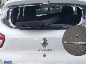 Detienen a tres menores por romper el vidrio de un auto en barrio Villa Urquiza