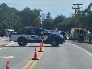 Tragedia vial en la Ruta 158: falleció un hombre tras impactar contra un camión