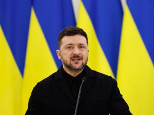 Zajárova calificó a Zelenski de “drogadicto neonazi” y criticó sus declaraciones en Múnich