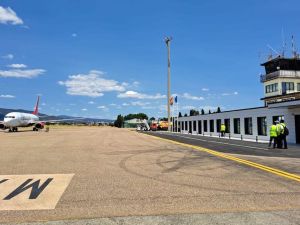 Paro de controladores aéreos: habrá demoras y cancelaciones en vuelos de todo el país