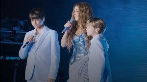 Shakira brilló en Vélez: cantó “Acróstico” con sus hijos Milán y Sasha ante un público emocionado