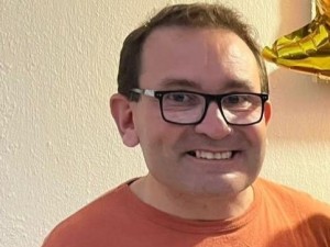 Buscan a un hombre de 50 años desaparecido tras salir a trabajar en barrio General Mosconi