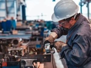 La industria operó al 53,8% en diciembre y marcó su piso en casi dos años