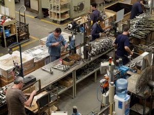 Gobierno de la Provincia de Córdoba lanza créditos no reembolsables para que pymes obtengan su primera certificación