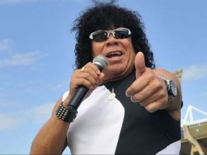 La Mona Jiménez vuelve a un estadio: cantará en la cancha de Belgrano en 2026