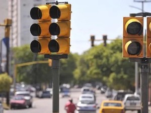 Masivo corte de luz dejó a cientos de miles de usuarios sin servicio en el AMBA