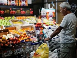 En enero, una familia tipo necesitó más de $1,36 millones para superar la línea de pobreza