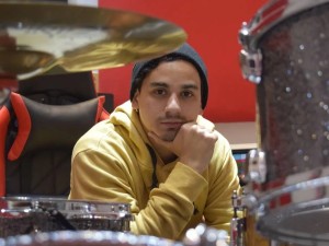 De Córdoba al escenario internacional: la historia del joven baterista que hoy trabaja con la hija de Chayanne