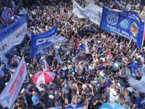 La CGT pidió a los senadores frenar una reforma que “quita derechos laborales”