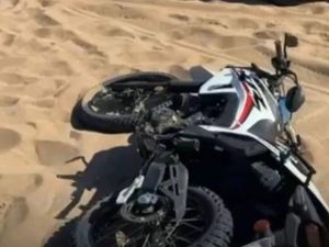 Tragedia en Villa Gesell: murió un motociclista tras un accidente en los médanos