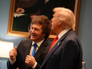 Javier Milei desmintió las versiones que señalaban negociaciones con EE. UU. por deportados