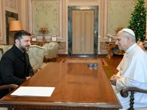El Papa y Zelenski pidieron retomar el diálogo y avanzar hacia la paz en Ucrania